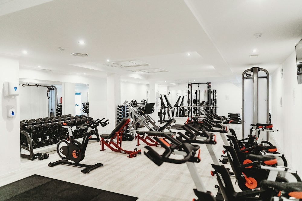 A Arquitetura da Recorrência Fitness: Como Academias e Estúdios Estancam a Evasão do Segundo Mês e Recuperam Alunos Inativos com IA no WhatsApp