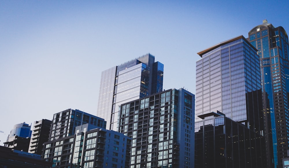 Painel analítico e automação de qualificação imobiliária