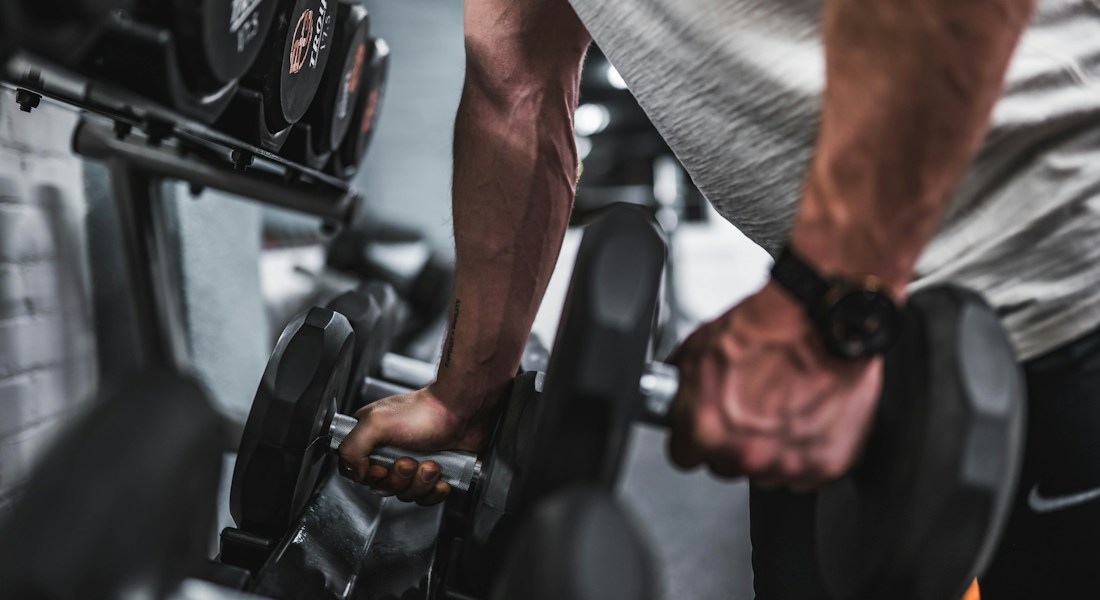 A Arquitetura da Retenção Preditiva no Fitness: Como Academias e Studios Eliminam a Evasão na Catraca, Blindam o LTV e Multiplicam Matrículas no WhatsApp com IA